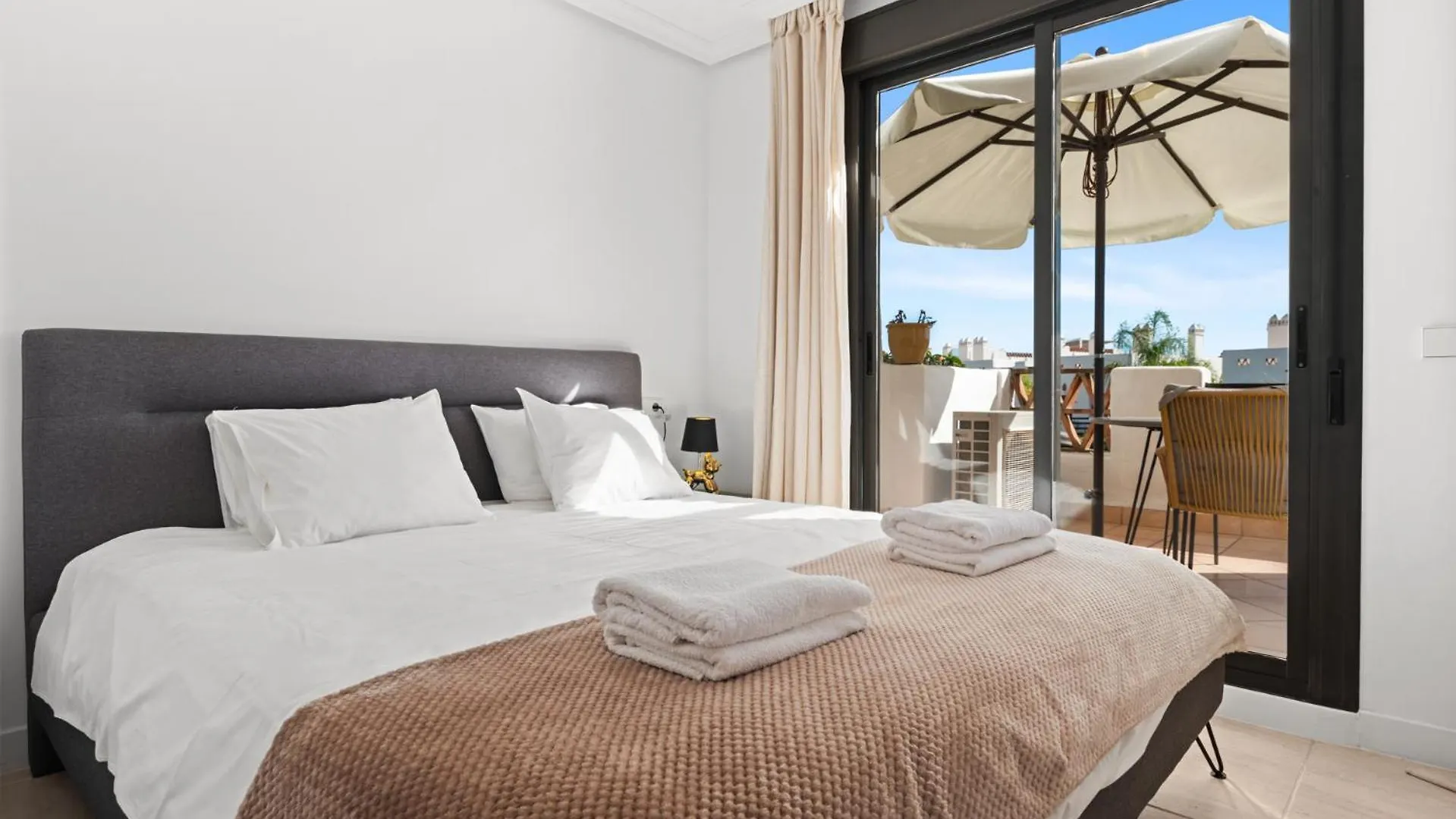 Sunset Golf Apartment Estepona